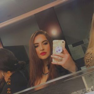 Meet your Posher, Stephanie